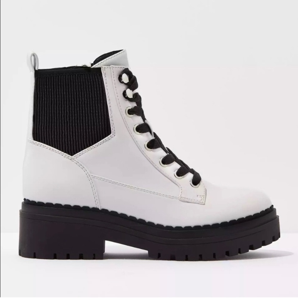 American Eagle white lace up platform boots.